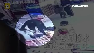 無良幼兒園老師　竟甩衣抓童撞桌子！