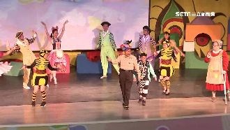 小朋友扮動物猜謎　柯P：恐龍已滅絕