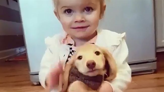 女孩啾啾小臘腸　最萌金髮姊妹花♥