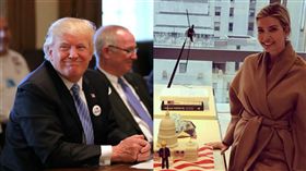 川普,伊凡卡 合成圖／翻攝自伊凡卡臉書、路透社／達志影像