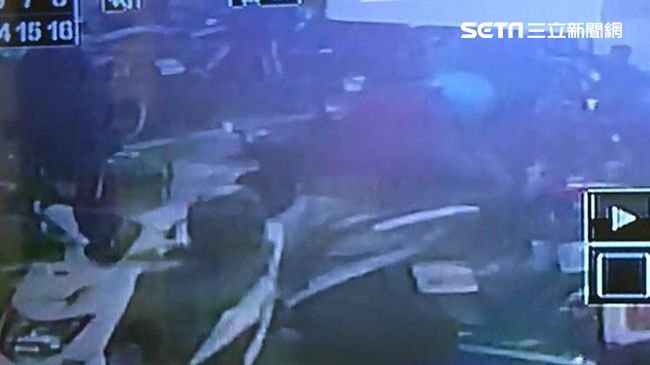 噁男見黑絲「凍未條」　尾隨正妹摸腿