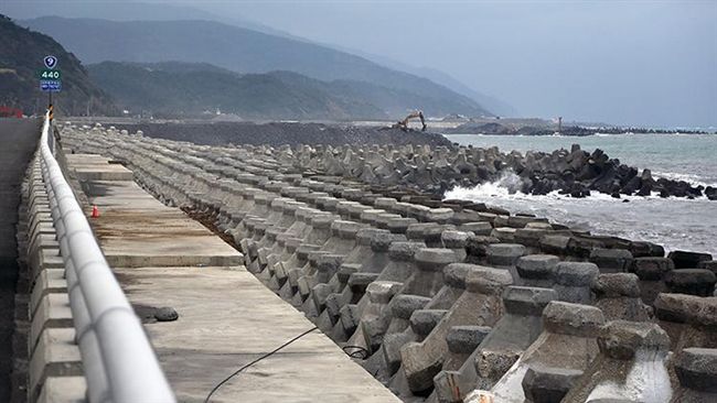 「人工」海岸　逼退台灣原生海岸線