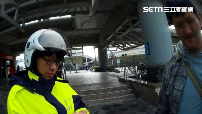 借錢不成遭誤認詐騙　暖警掏錢助返家