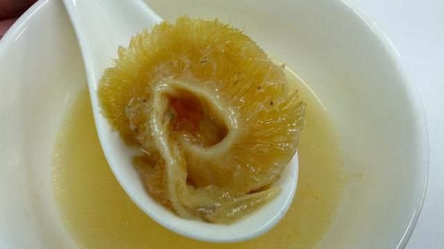 貴婦猛吃魚翅想回春　沒想到竟變這樣