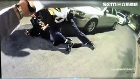 李男開著掛假車牌的轎車載友準備行竊，遇上巡邏警員卻心虛逃逸，雙方追逐近20公里，最後李男棄車逃離，林姓友人當場遭逮（翻攝畫面）