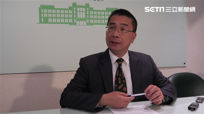 延攬外國人才　政院擬提供就業金卡