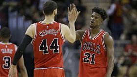 Nikola Mirotic與Jimmy Butle（ap）