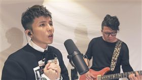 小宇　新專輯　同在　發片　圖／華納提供