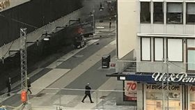 瑞典卡車衝撞人群恐怖攻擊_路透社/達志影像