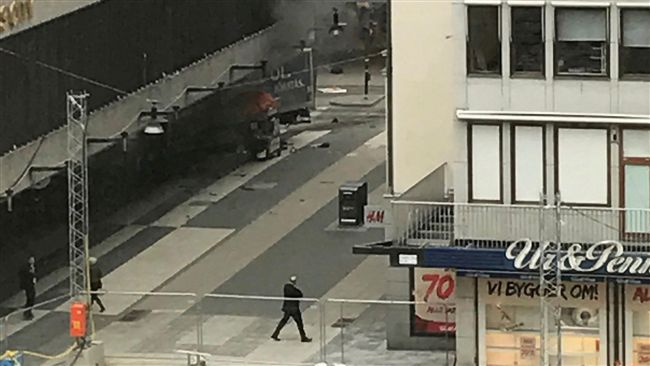 瑞典驚傳卡車衝撞商場　5死多人受傷