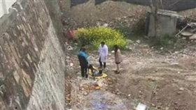 大陸,情侶,高橋,墜落／翻攝網路
https://goo.gl/z9XbSK