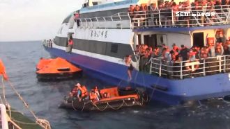 凱旋三號進水傾斜！逾三百乘客驚恐逃