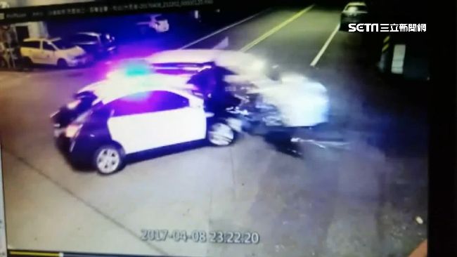 酒駕男撞爛警車　上網討拍反遭噓爆
