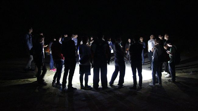 白天場勘無異狀　夜遊廢墟男屍突現…