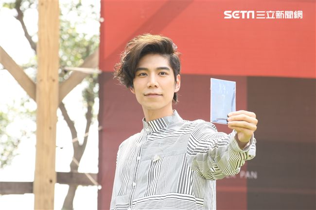 潘裕文EP《九年》簽唱會