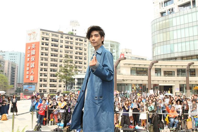 潘裕文EP《九年》簽唱會