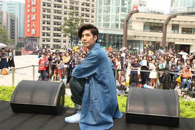 潘裕文EP《九年》簽唱會