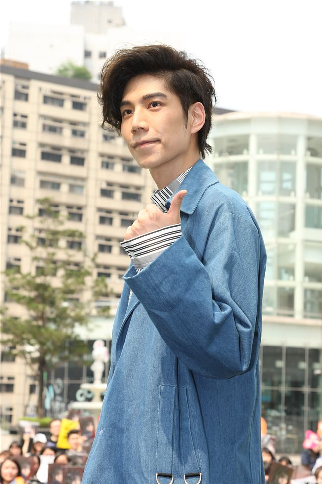 潘裕文EP《九年》簽唱會