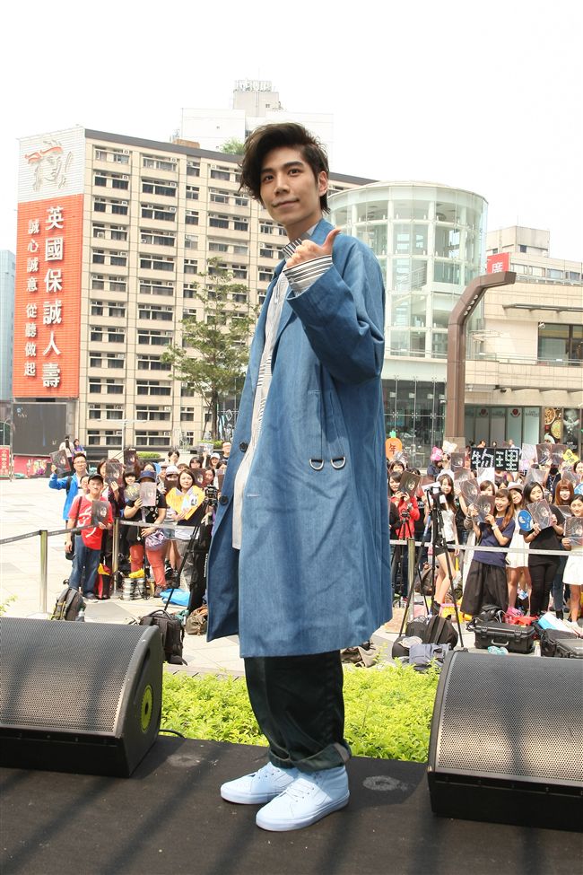 潘裕文EP《九年》簽唱會