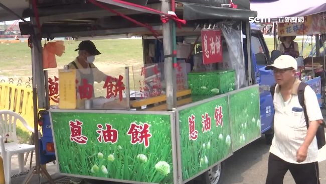 獨／攤販霸占停車格營業　竟無法可管