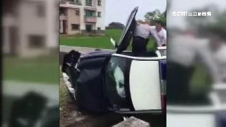 警追酒駕竟「大翻車」　騎士囂張逃了