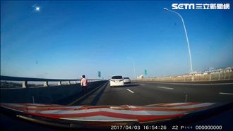 阿嬤勇闖五楊高架　逆走1公里超驚險