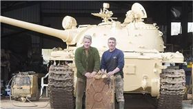 坦克,金條,eBay,油箱,黃金　圖／翻攝自每日郵報