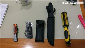 朱姓少年因課業壓力大持刀自殘，警方空手奪下刀子後將他送醫救治，所幸僅有手臂輕微劃傷，治療包紮後已無大礙。（翻攝畫面）