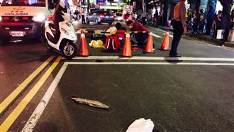 老婦進完香返家　過馬路遭撞命危 