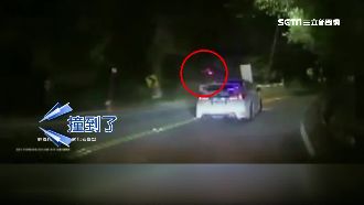 跨雙黃線逆向超車　轉彎失控翻下山坡