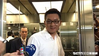 新歡「玉石俱焚」　家暴議員現身議會