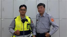 兩童疑深夜翹家  巡邏警眼尖攔阻
圖／中央社