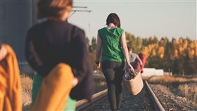  姑姑,三姑六婆,婆媳問題,婆媳,婆婆,掃墓,媳婦,老公,靠北婆家　翻翻攝自Stocksnap.io　https://goo.gl/B1oXVX