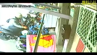 竊賊光天化日行竊　10秒內偷走機車