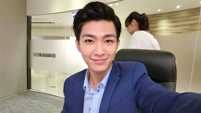 華裔男遭聯航強拖下機　炎亞綸這樣說