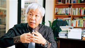 城邦出版集團首席執行官何飛鵬，呼籲蔡總統要能比目前方案更跨大步。（圖／商業周刊）