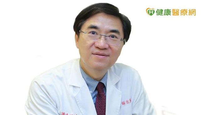 雷射近視手術後　眼睛乾澀、視力模糊
