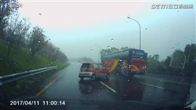 國道碰碰車
（圖／翻社爆料公社）