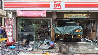 貨車疑煞車失靈　衝入超商釀4傷