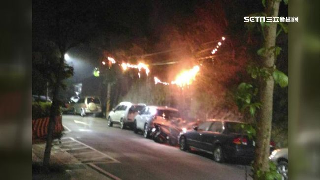電纜爆火花　汽機車遭波及融化見骨