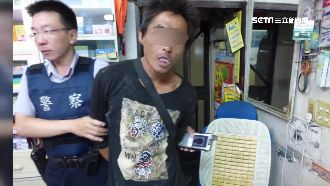 怪男強吻超商顧客　闖校園脫褲嚇師生