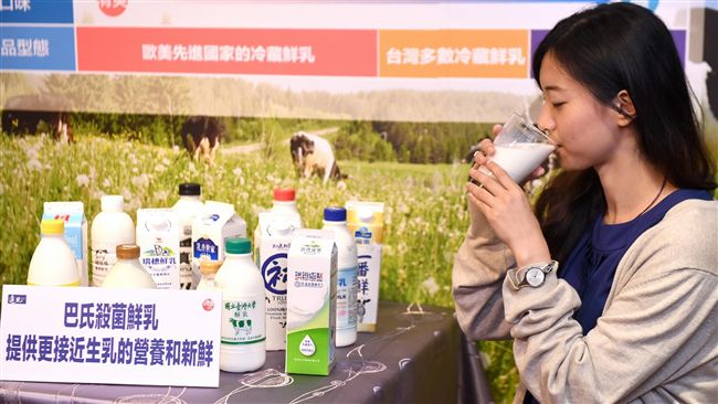 網路流傳：喝生乳最新鮮　專家這麼說