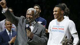 Oscar Robertson,Russell Westbrook（ap）
