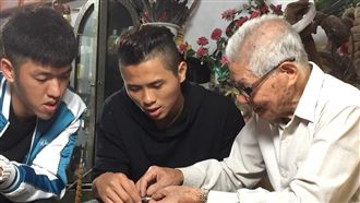 阿成香蕉遇到阿樟師　直呼太可愛了！