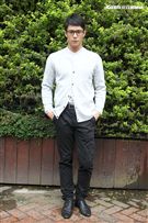 喬殷浩‧喬妹拍攝意外車禍驚險場景。（記者邱榮吉/攝影）