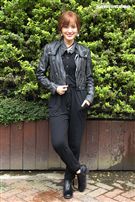 性感女神梁以辰，拍攝意外車禍驚險場景。（記者邱榮吉/攝影）