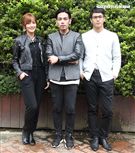 喬殷浩‧喬妹與性感女神梁以辰，拍攝意外車禍驚險場景。（記者邱榮吉/攝影）