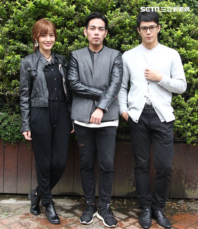 喬殷浩‧喬妹與性感女神梁以辰，拍攝意外車禍驚險場景。（記者邱榮吉/攝影）