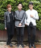 喬殷浩‧喬妹與性感女神梁以辰，拍攝意外車禍驚險場景。（記者邱榮吉/攝影）