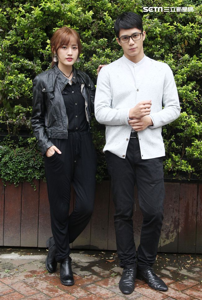 喬殷浩‧喬妹與性感女神梁以辰，拍攝意外車禍驚險場景。（記者邱榮吉/攝影）